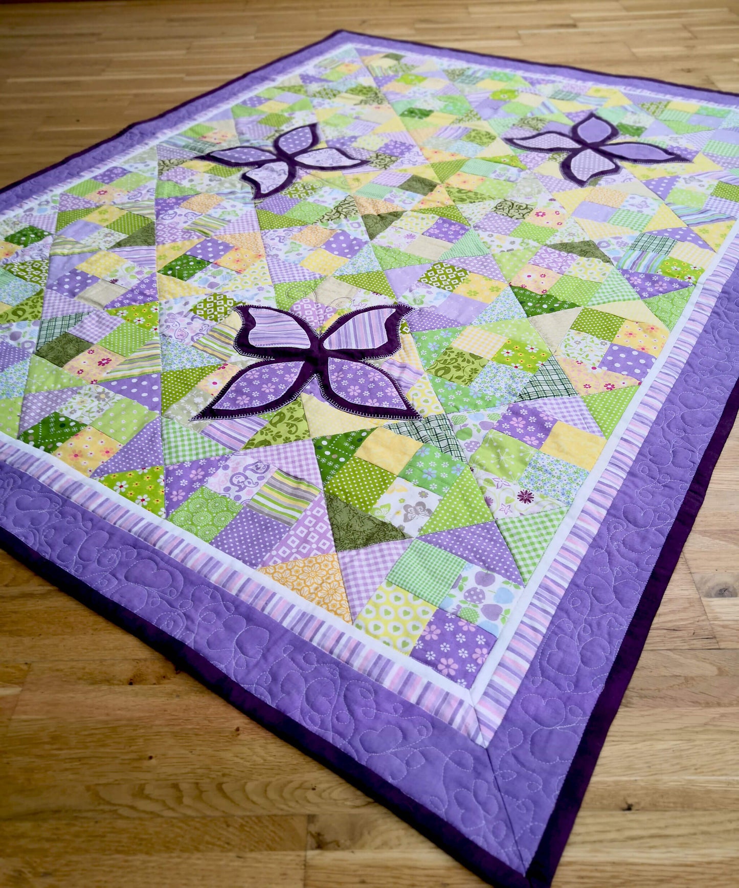 "Butterflies in the Meadow" purple quilt for girls with butterflies